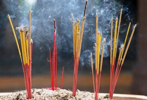 incense-sticks-with-amazing-fragrance
